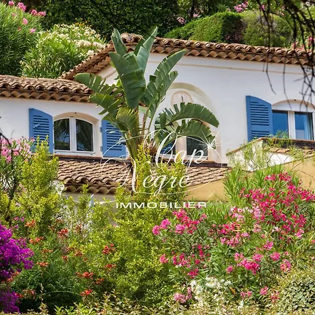 Somptueuse Classée 4 étoiles Avec Piscine Et Jardin Vue à Cavalière